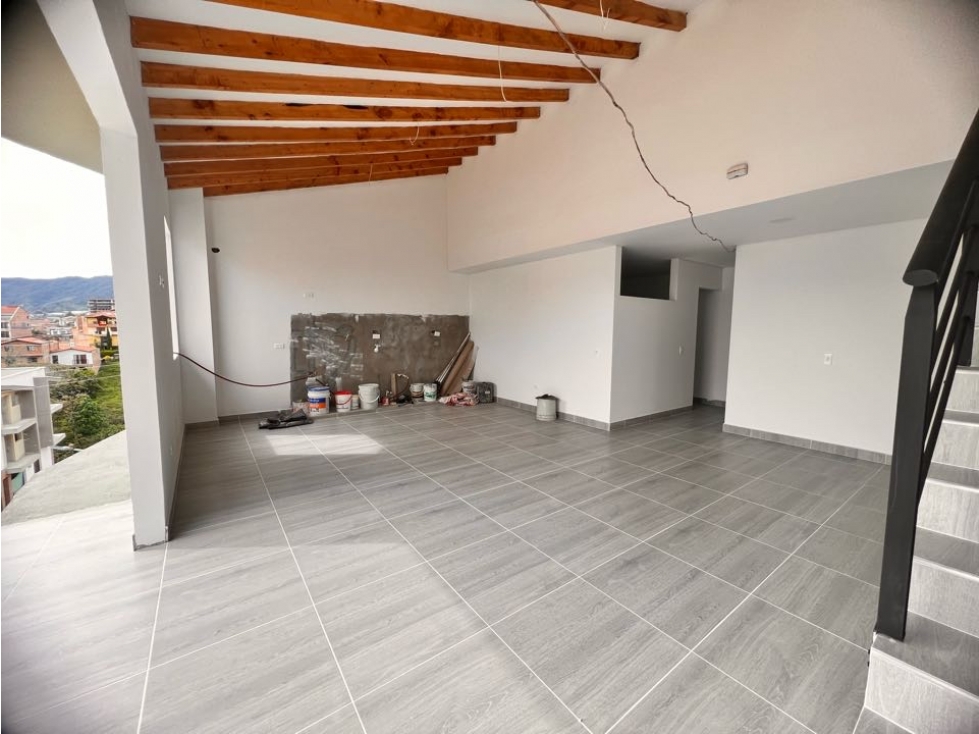 HERMOSO APARTAMENTO CON MANSARDA EN VENTA CON EXCELENTE UBICACIÓN — foto 4