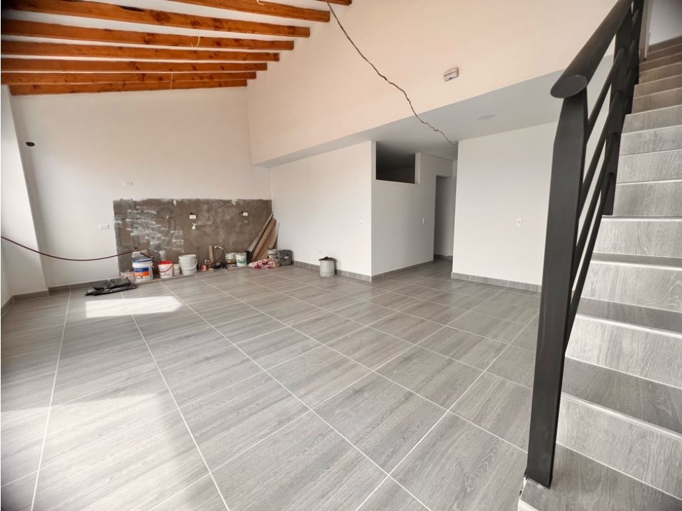 HERMOSO APARTAMENTO CON MANSARDA EN VENTA CON EXCELENTE UBICACIÓN — foto 6
