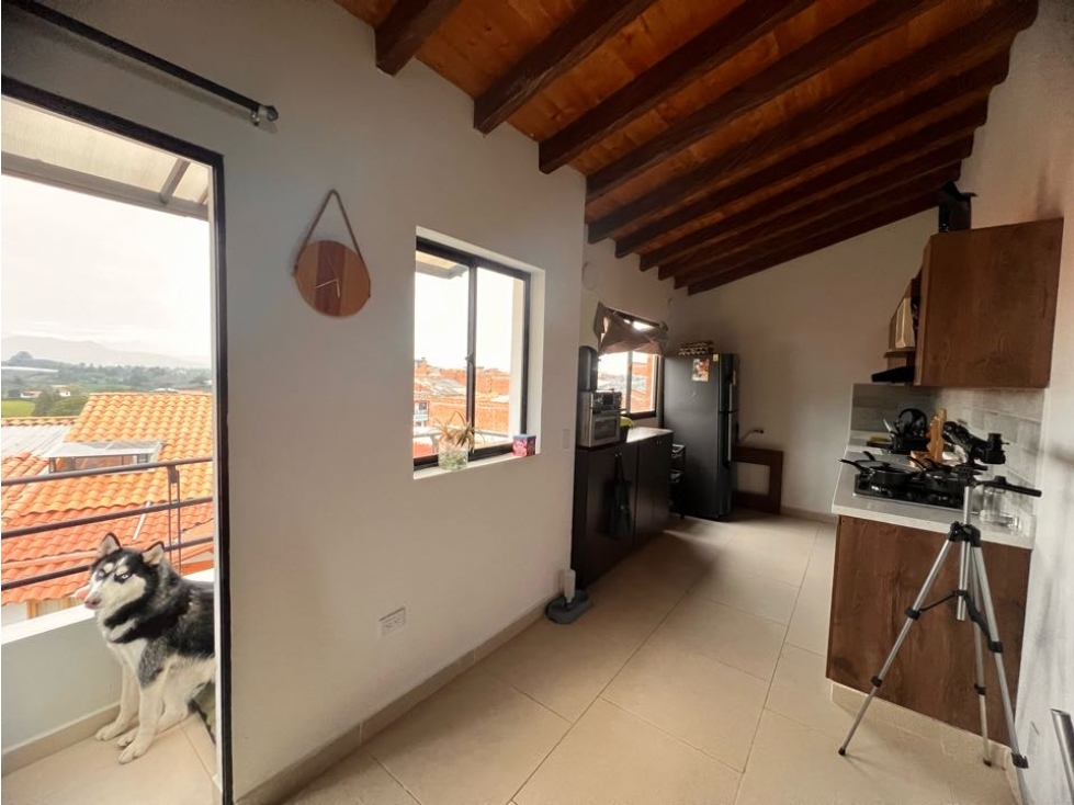 HERMOSO APARTAMENTO CON MANSARDA EN VENTA EN CUARTO PISO - LINDA VISTA — foto 2