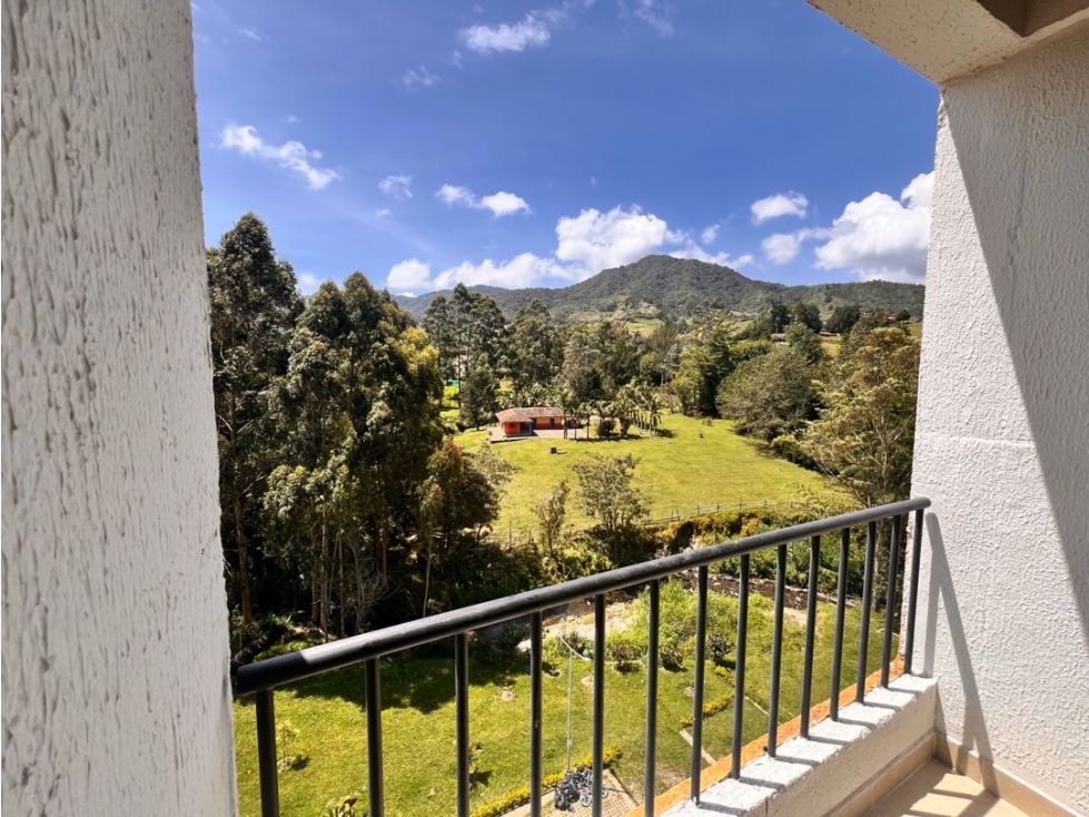 HERMOSO APARTAMENTO DE OPORTUNIDAD EN VENTA CON LINDA VISTA - CARMEN V