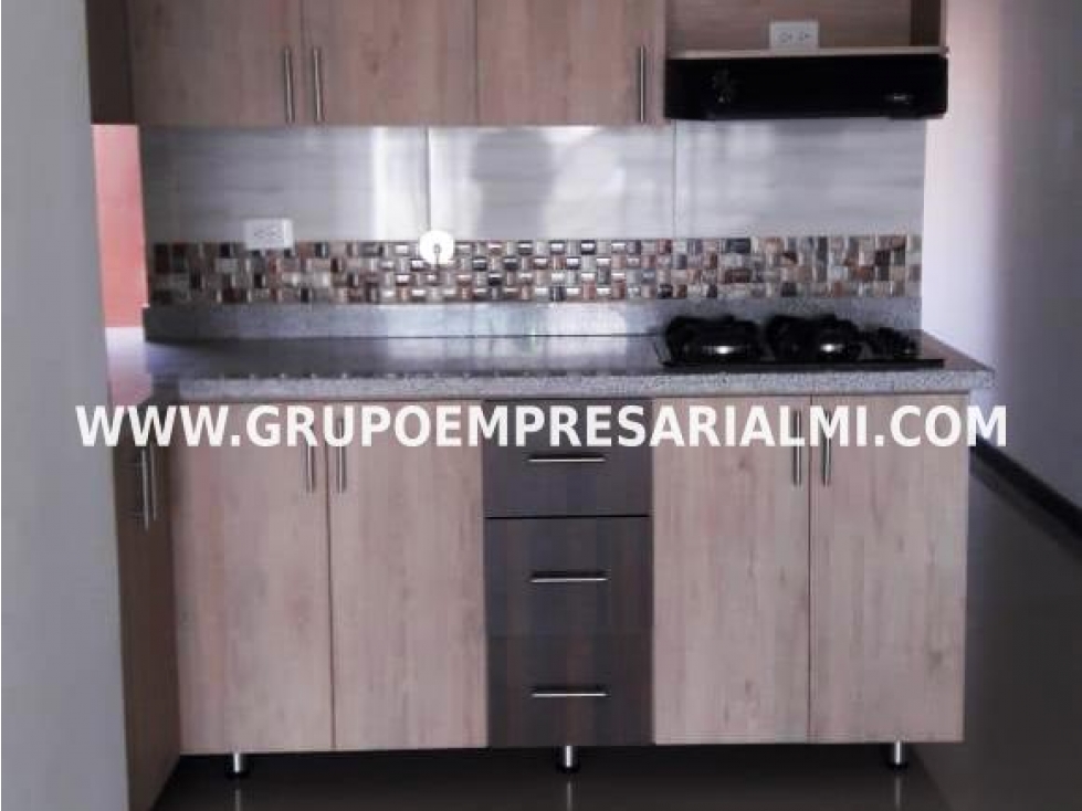 HERMOSO APARTAMENTO DÚPLEX EN VENTA - SECTOR LAURELES COD: 32066 — foto 2