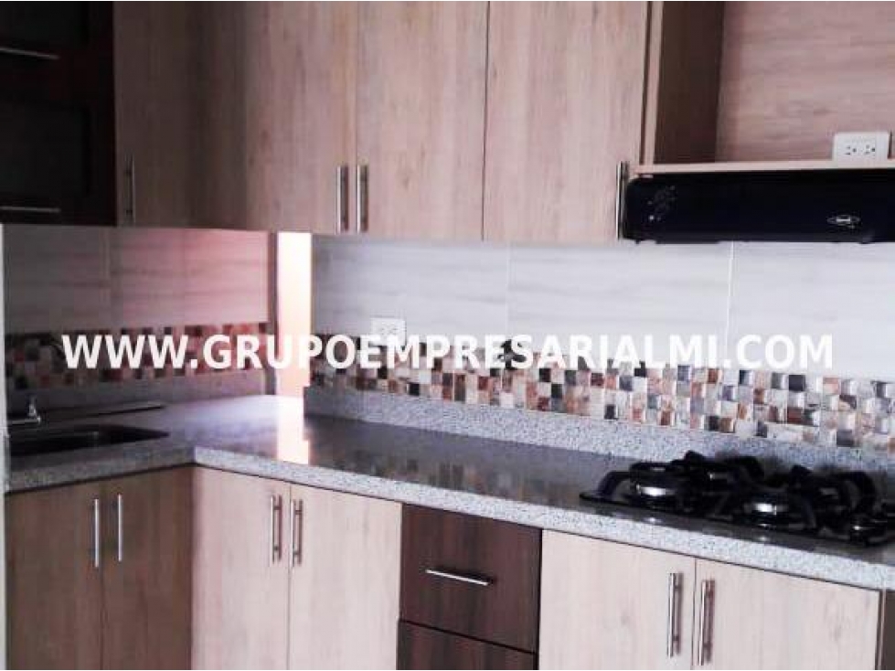 HERMOSO APARTAMENTO DÚPLEX EN VENTA - SECTOR LAURELES COD: 32066 — foto 3