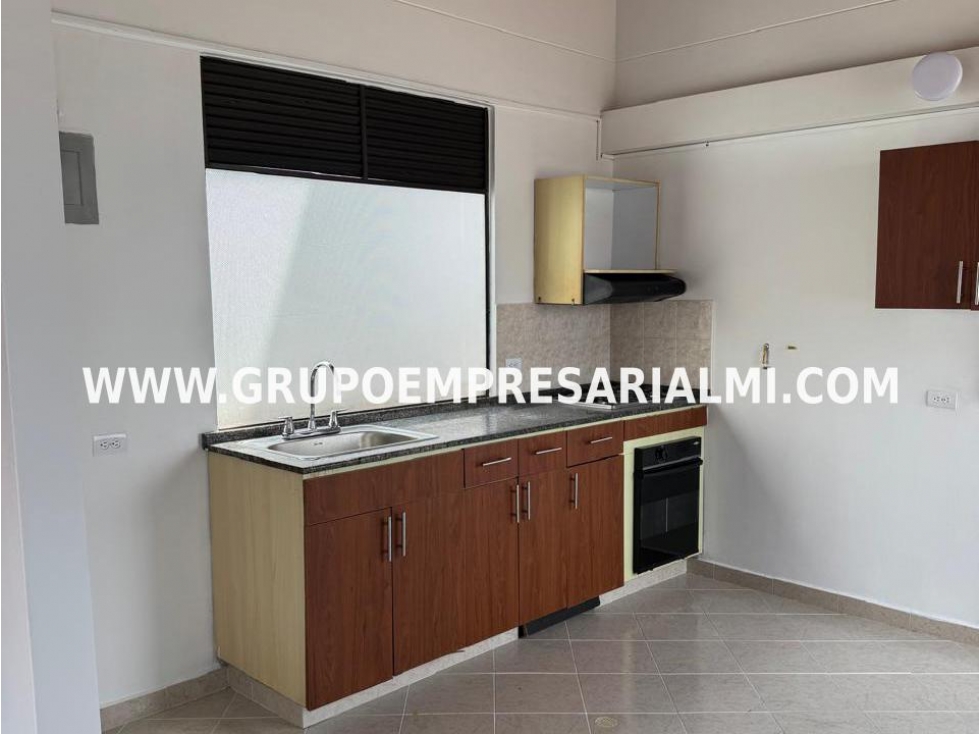 HERMOSO APARTAMENTO DÚPLEX EN VENTA - SECTOR EL PORTAL COD: 33541