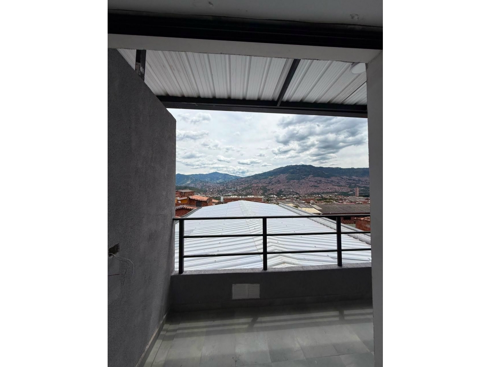 HERMOSO APARTAMENTO DÚPLEX PARA ESTRENAR | MANRIQUE EN VENTA M2195 — foto 2