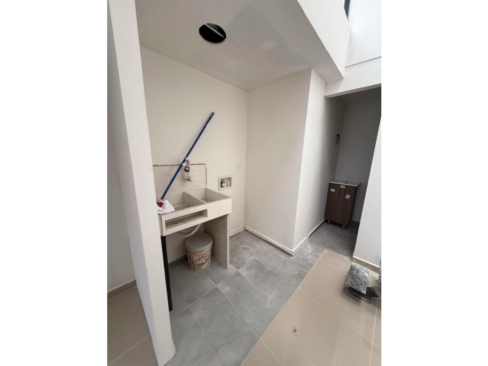 HERMOSO APARTAMENTO DÚPLEX PARA ESTRENAR | MANRIQUE EN VENTA M2195 — foto 6