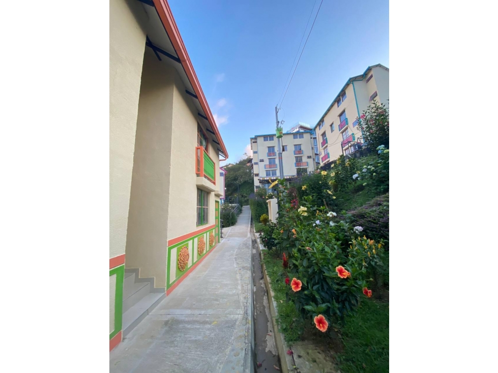 HERMOSO APARTAMENTO DUPLEX EN GUATAPE