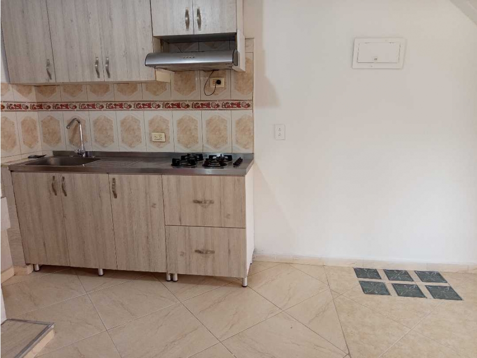 HERMOSO APARTAMENTO EN ALTOS DE NIQUIA EXCELENTE UBICACIÓN — foto 2