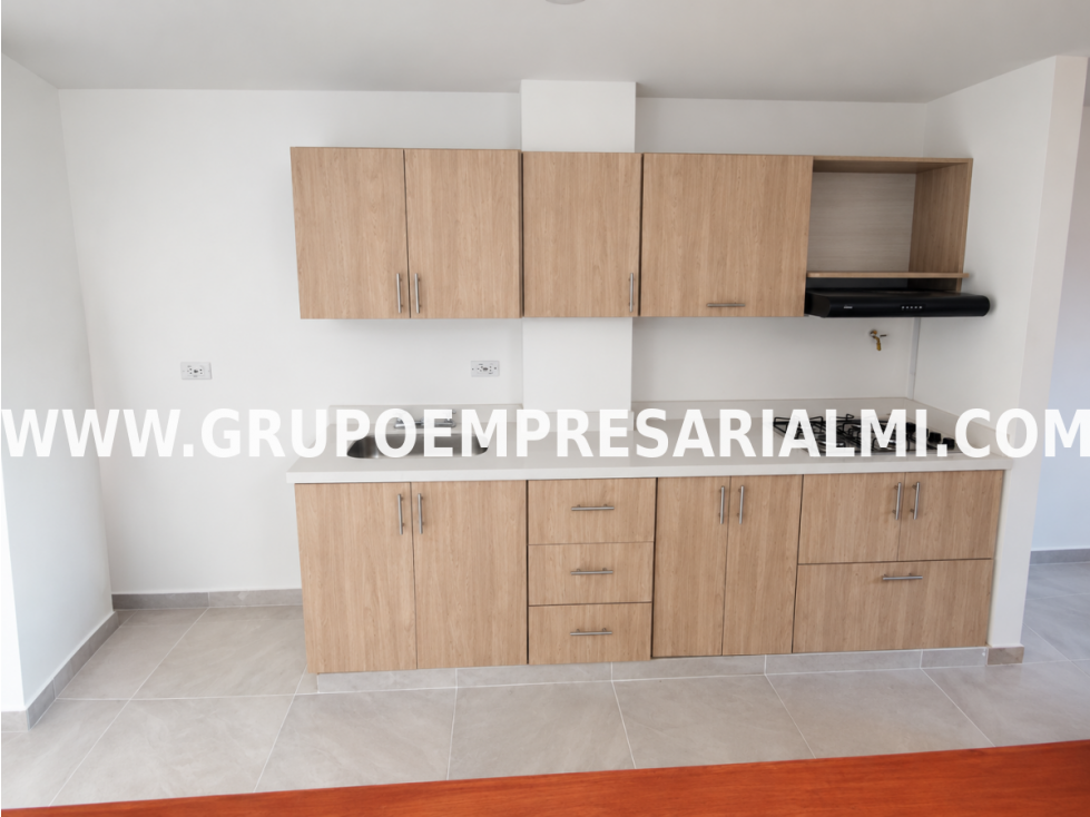 HERMOSO APARTAMENTO EN ARRIENDO - SECTOR SAN BERNARDO COD: 34094 — foto 2