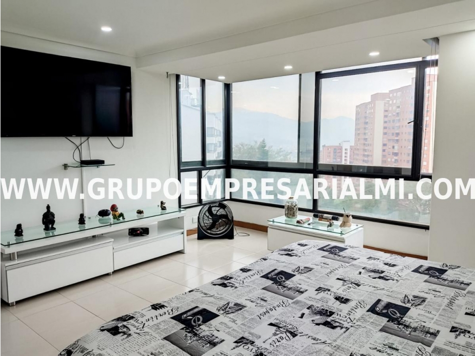 HERMOSO APARTAMENTO EN ARRIENDO - SECTOR POBLADO COD: 29398 — foto 2