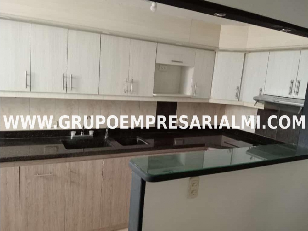 HERMOSO APARTAMENTO EN ARRIENDO - SECTOR SIMÓN BOLIVAR COD: 29471