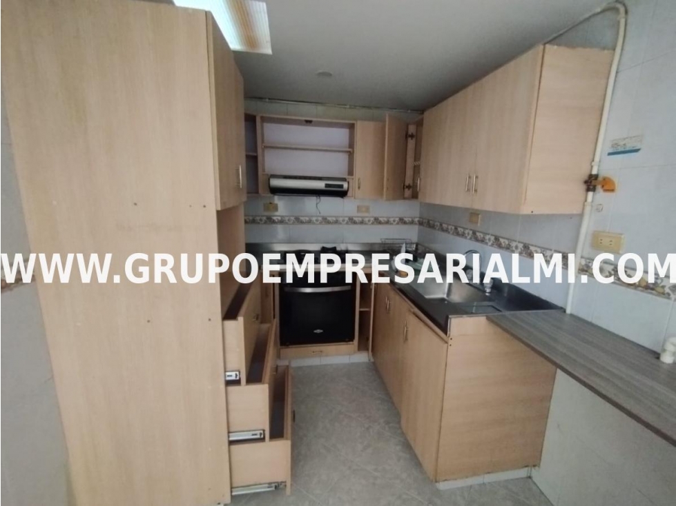 HERMOSO APARTAMENTO EN ARRIENDO - SECTOR SIMÓN BOLÍVAR COD: 30201