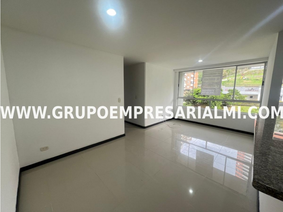 HERMOSO APARTAMENTO EN ARRIENDO - SECTOR EL TRIANON COD: 30556
