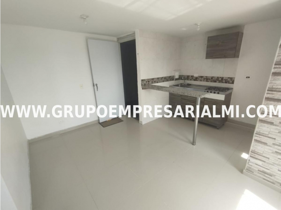 HERMOSO APARTAMENTO EN ARRIENDO - SECTOR SAN ANTONIO COD: 30672 — foto 3