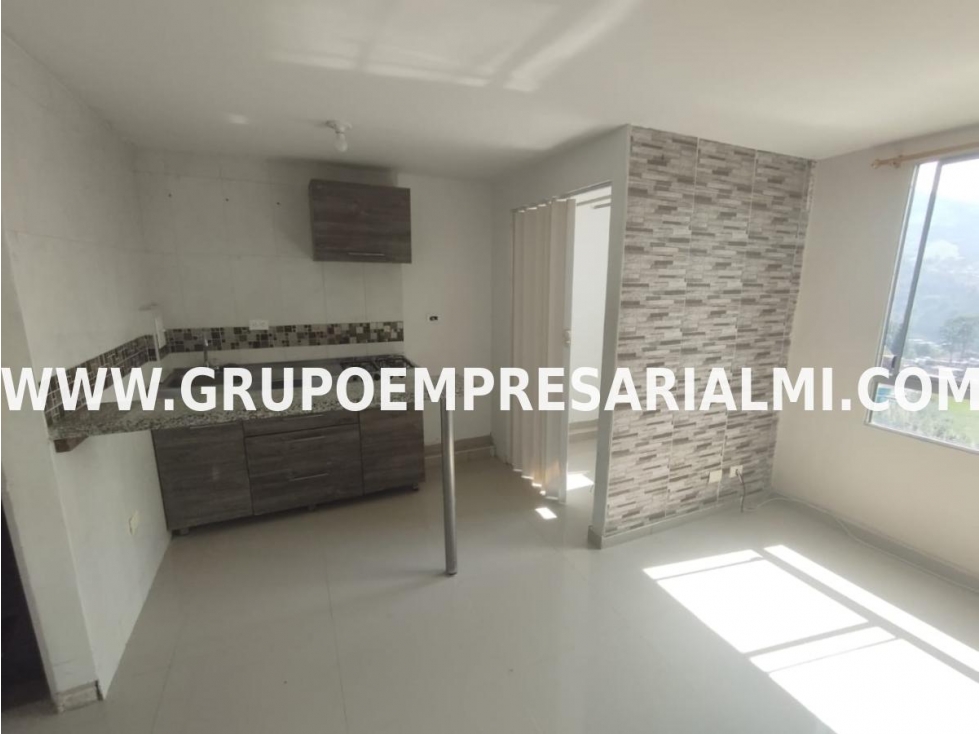 HERMOSO APARTAMENTO EN ARRIENDO - SECTOR SAN ANTONIO COD: 30672 — foto 6