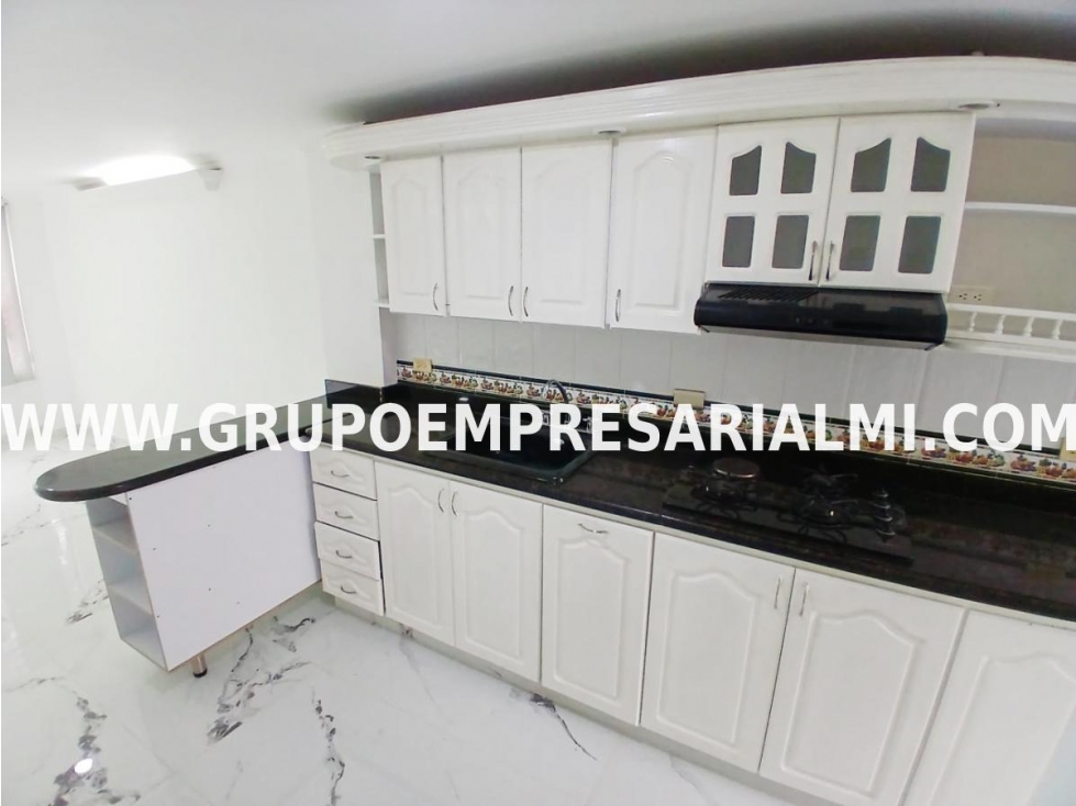 HERMOSO APARTAMENTO EN ARRIENDO - SECTOR SANTA TERESITA COD: 30860 — foto 6