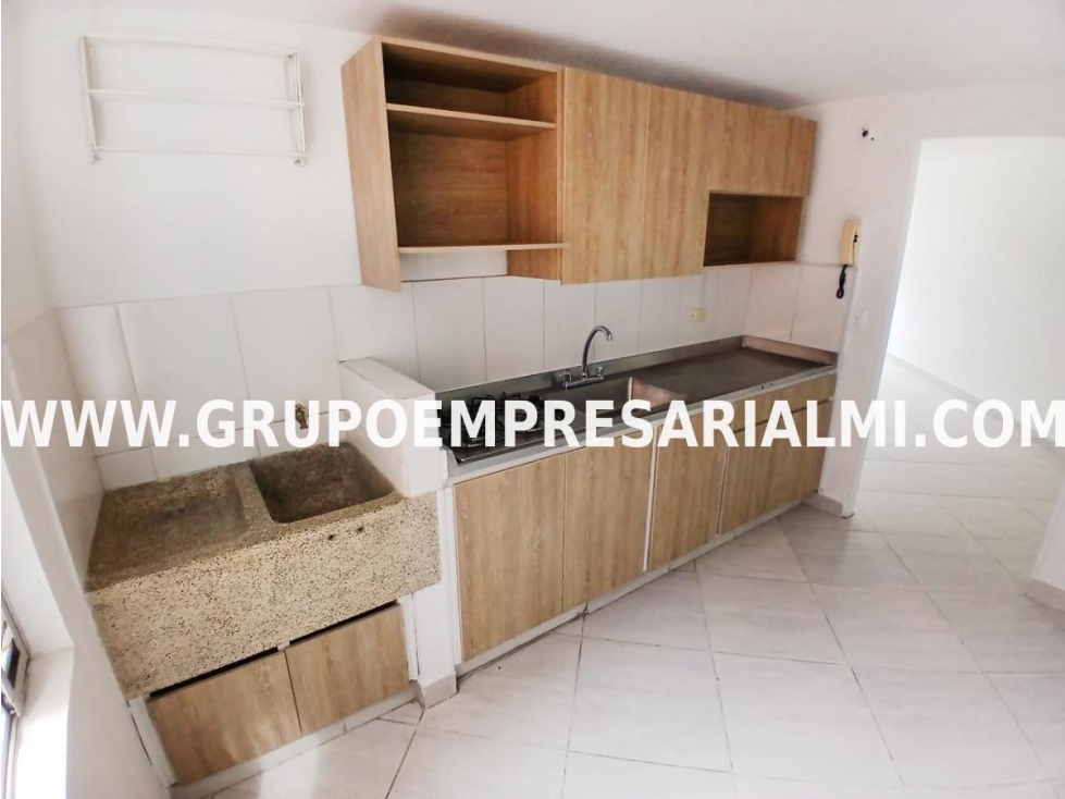 HERMOSO APARTAMENTO EN ARRIENDO - SECTOR LA PALMA COD: 30866 — foto 3