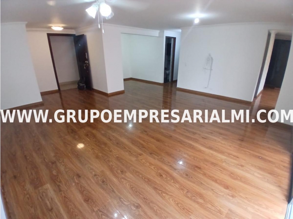 HERMOSO APARTAMENTO EN ARRIENDO - SECTOR LA ABADÍA COD: 30934 — foto 4