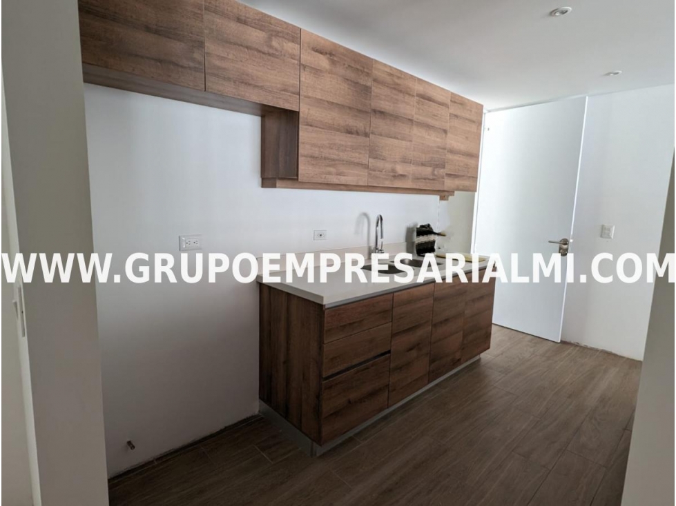 HERMOSO APARTAMENTO EN ARRIENDO - SECTOR EL POBLADO COD: 30799 — foto 4