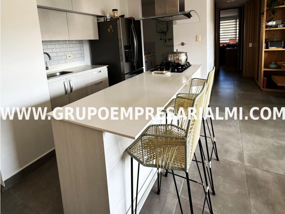 HERMOSO APARTAMENTO EN ARRIENDO - SECTOR URIBE ÁNGEL COD: 31021 — foto 2