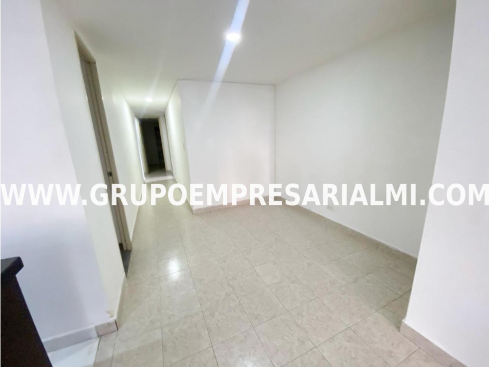 HERMOSO APARTAMENTO EN ARRIENDO - SECTOR LAURELES COD: 25647 — foto 4