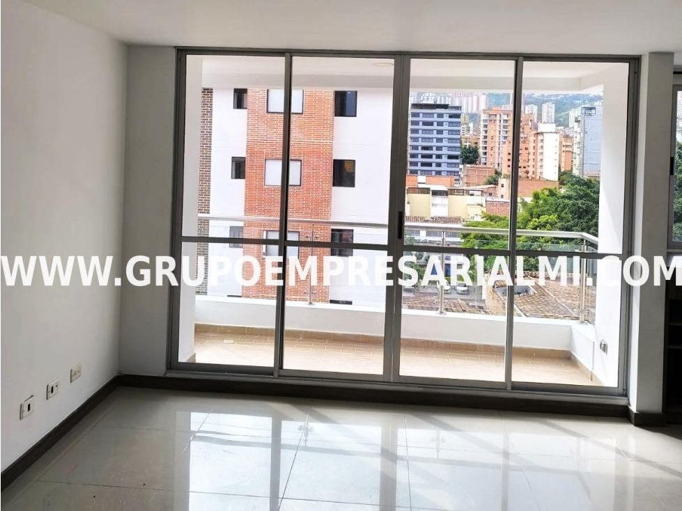 HERMOSO APARTAMENTO EN ARRIENDO - SECTOR LAURELES COD: 31692 — foto 2