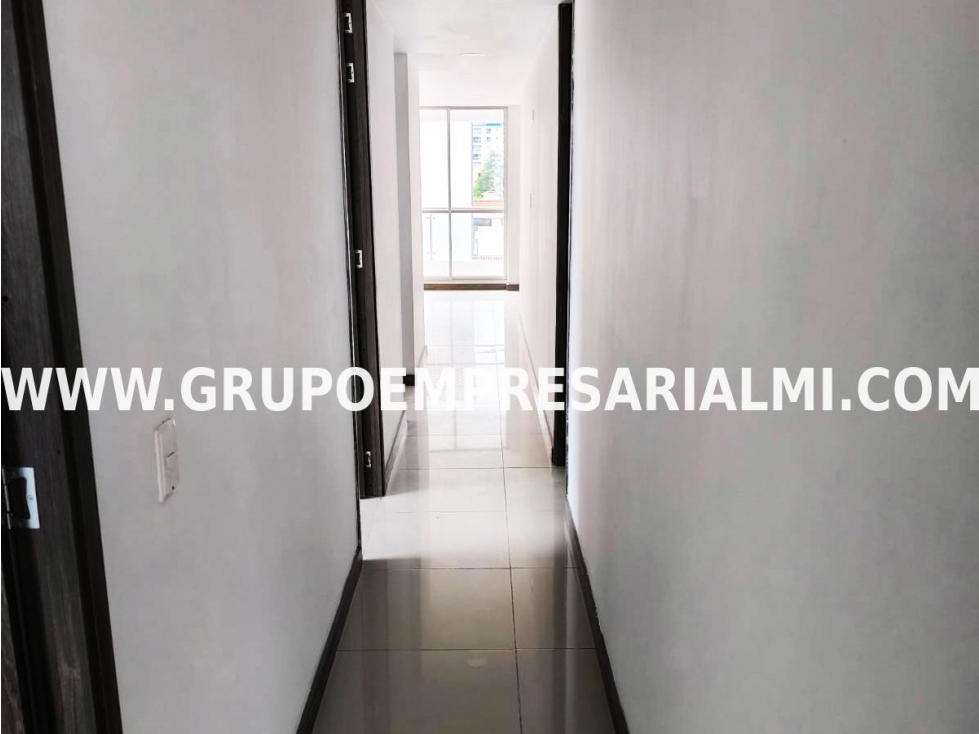 HERMOSO APARTAMENTO EN ARRIENDO - SECTOR LAURELES COD: 31692 — foto 4