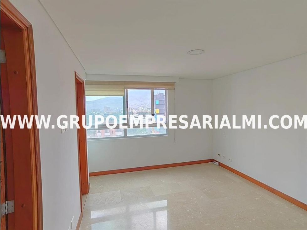 HERMOSO APARTAMENTO EN ARRIENDO - SECTOR LAURELES COD: 31717 — foto 4