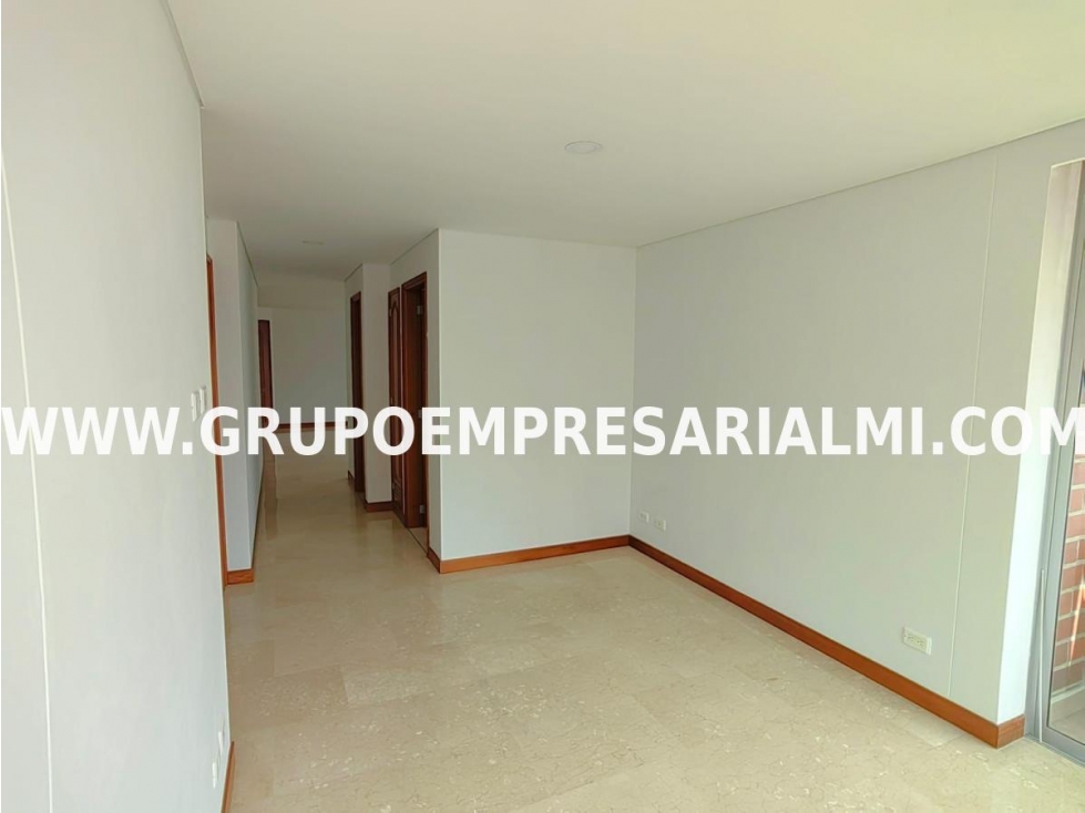 HERMOSO APARTAMENTO EN ARRIENDO - SECTOR LAURELES COD: 31717