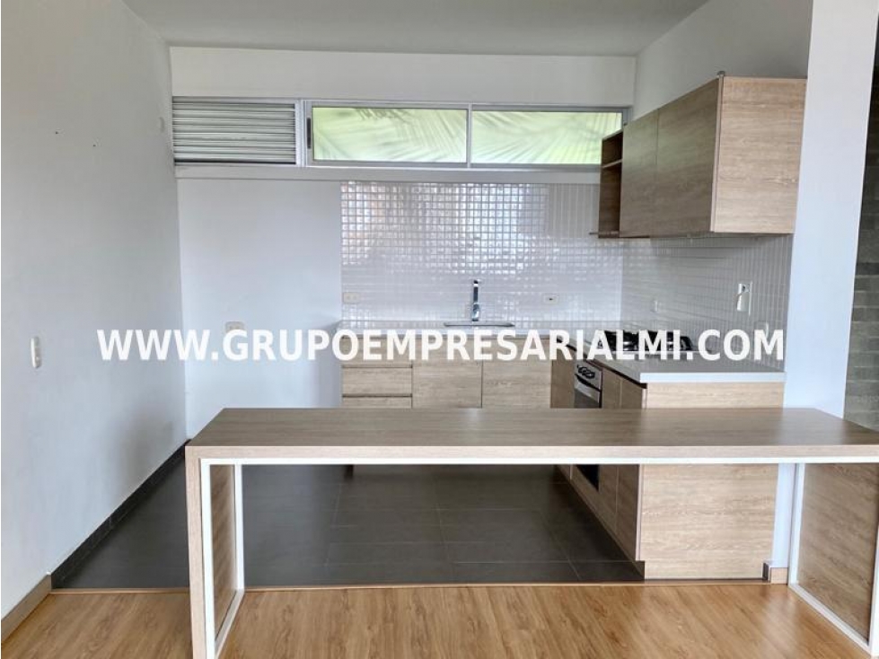 HERMOSO APARTAMENTO EN ARRIENDO - SECTOR ALEJANDRÍA COD: 30786 — foto 3