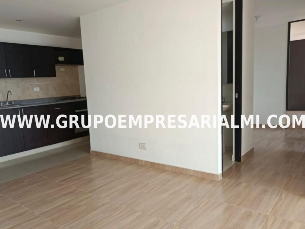 HERMOSO APARTAMENTO EN ARRIENDO - SECTOR LOS BALSOS COD: 32044 — foto 4