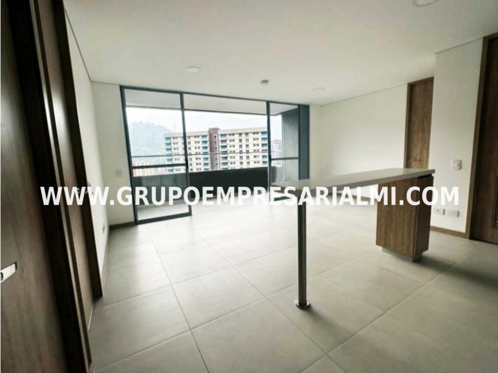 HERMOSO APARTAMENTO EN ARRIENDO .- SECTOR SAN JOSE , COD: 31949