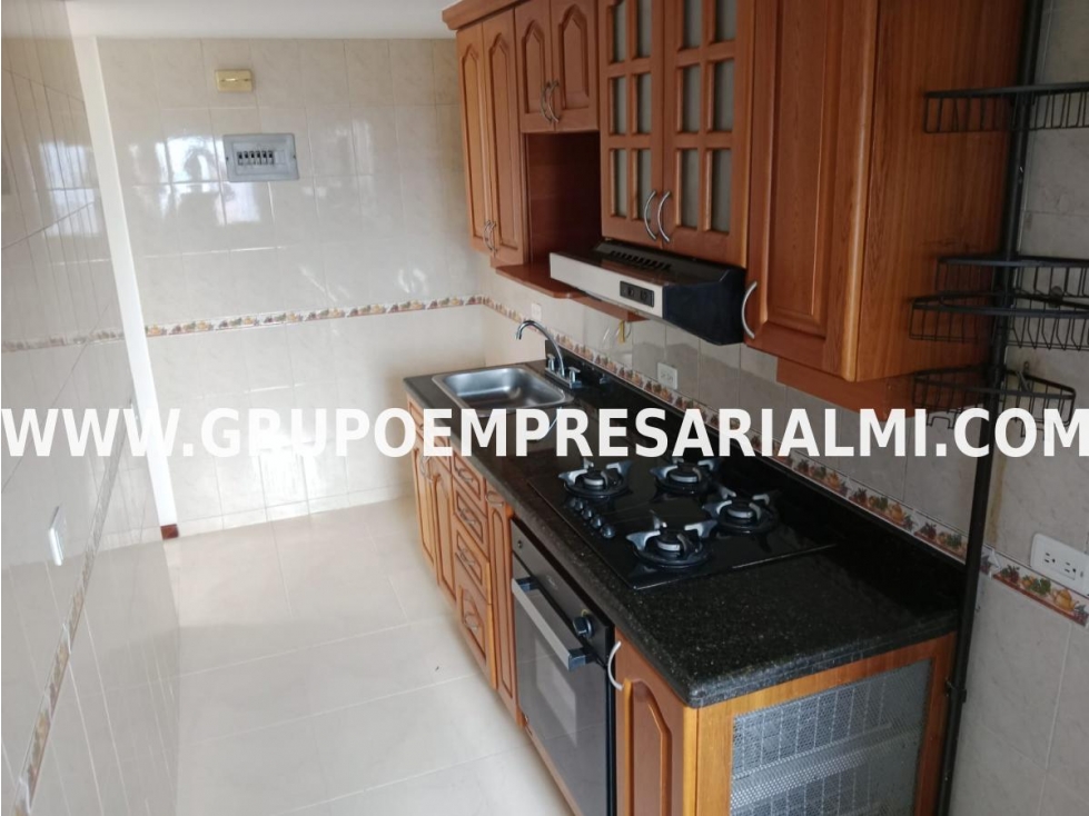 HERMOSO APARTAMENTO EN ARRIENDO - SECTOR EL TESORO COD: 32079 — foto 6