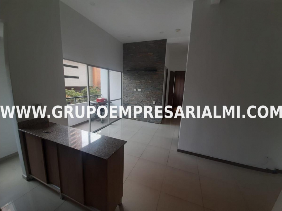 HERMOSO APARTAMENTO EN ARRIENDO - SECTOR LOS COLORES COD: 32155
