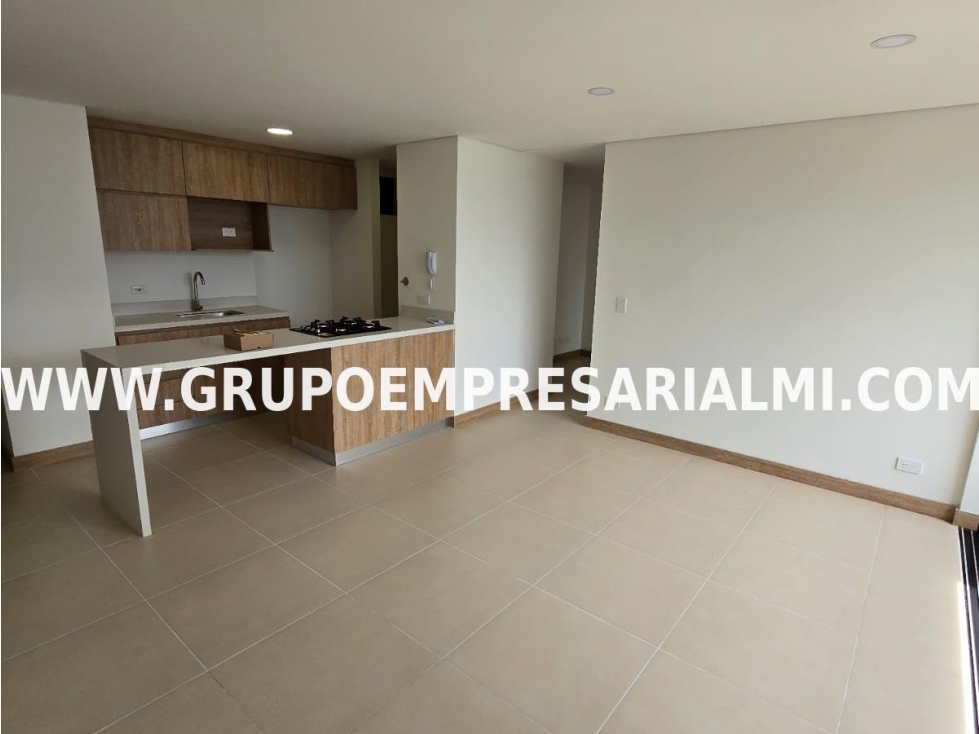 HERMOSO APARTAMENTO EN ARRIENDO - SECTOR LOMA DEL BARRO COD: 32179