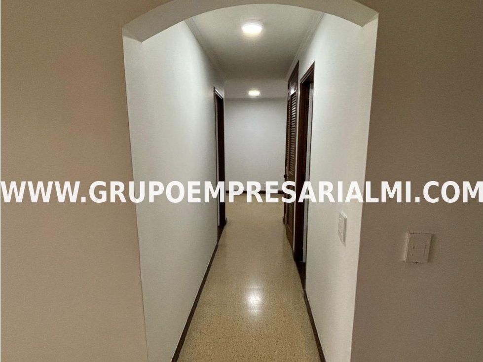 HERMOSO APARTAMENTO EN ARRIENDO - SECTOR LAURELES COD: 32344 — foto 3