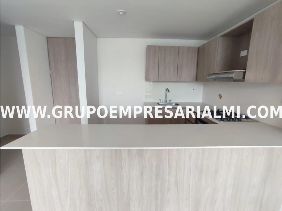 HERMOSO APARTAMENTO EN ARRIENDO - SECTOR VIVIENDAS DEL SUR COD: 32671 — foto 2