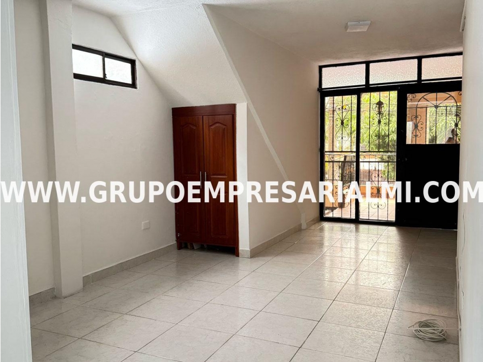 HERMOSO APARTAMENTO EN ARRIENDO - SECTOR EL ROSARIO COD: 32940