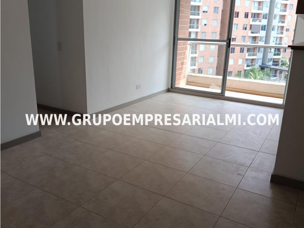 HERMOSO APARTAMENTO EN ARRIENDO - SECTOR LOMA DEL BARRO COD: 12409