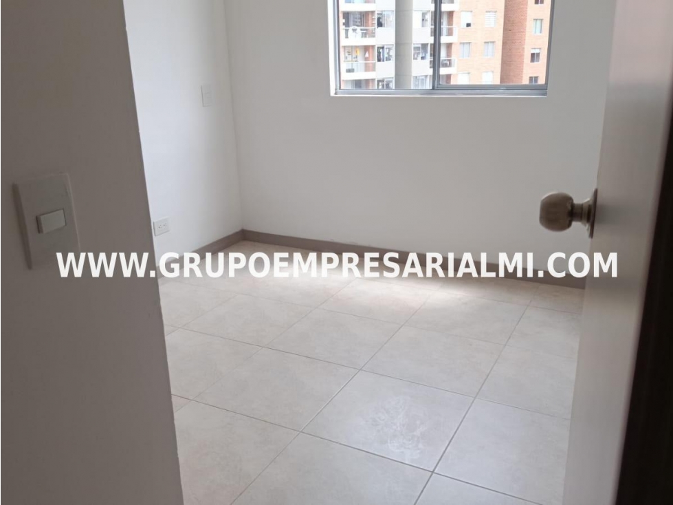 HERMOSO APARTAMENTO EN ARRIENDO - SECTOR LOMA DEL BARRO COD: 12409 — foto 5