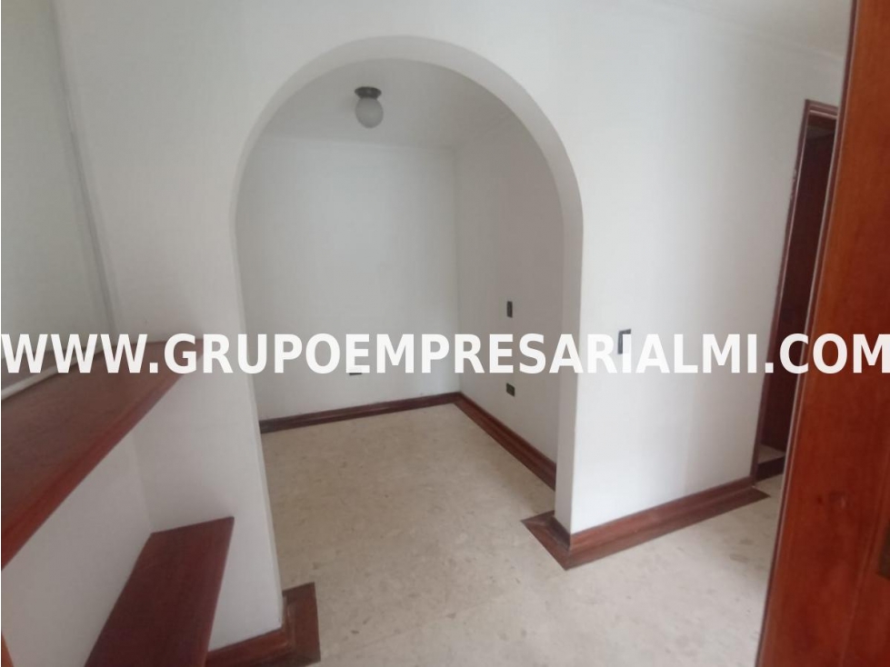 HERMOSO APARTAMENTO EN ARRIENDO - SECTOR CASTROPOL COD: 33034 — foto 4