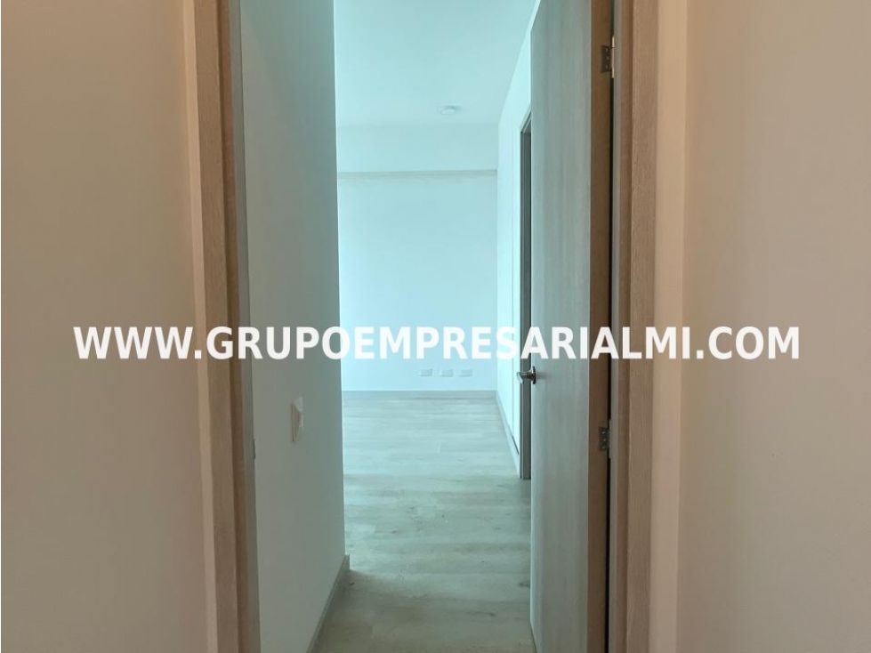 HERMOSO APARTAMENTO EN ARRIENDO - SECTOR CIUDAD DEL RÍO COD: 33051 — foto 3