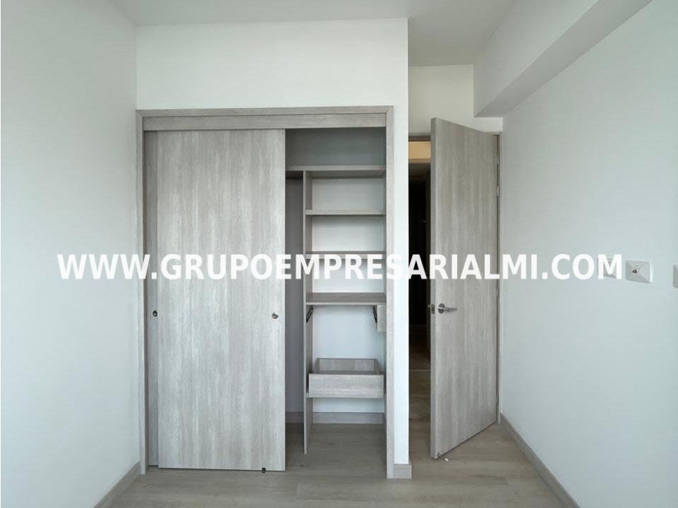 HERMOSO APARTAMENTO EN ARRIENDO - SECTOR CIUDAD DEL RÍO COD: 33051 — foto 4