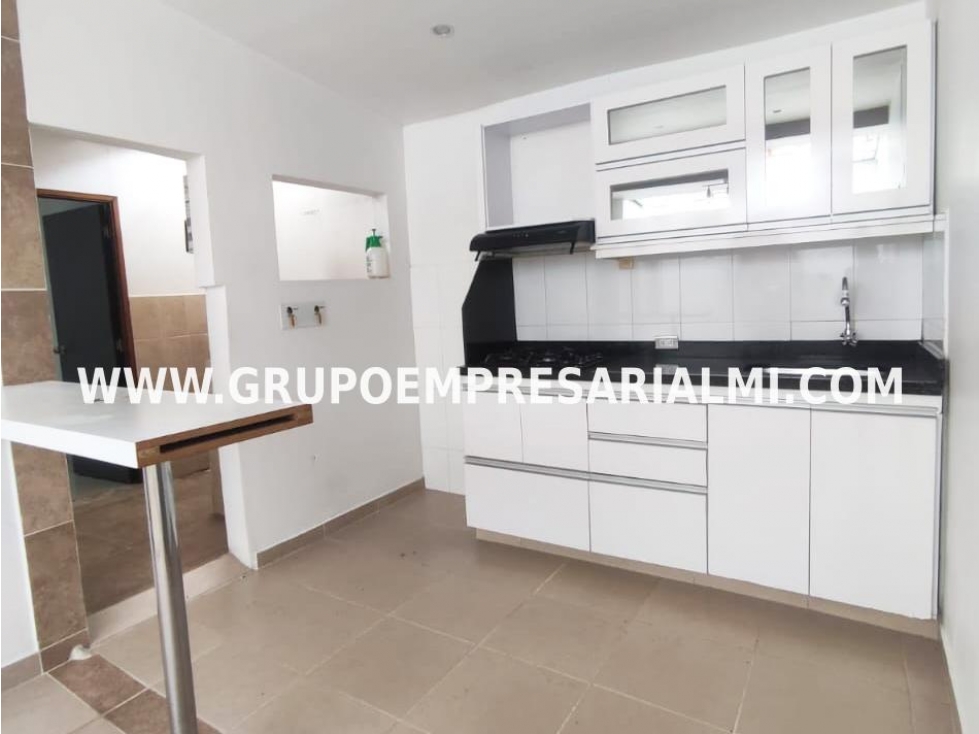 HERMOSO APARTAMENTO EN ARRIENDO - SECTOR LAURELES COD: 33037