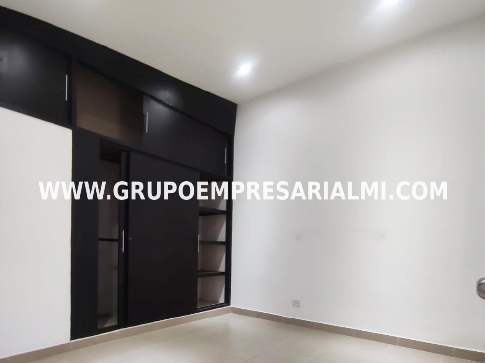 HERMOSO APARTAMENTO EN ARRIENDO - SECTOR LAURELES COD: 33037 — foto 3