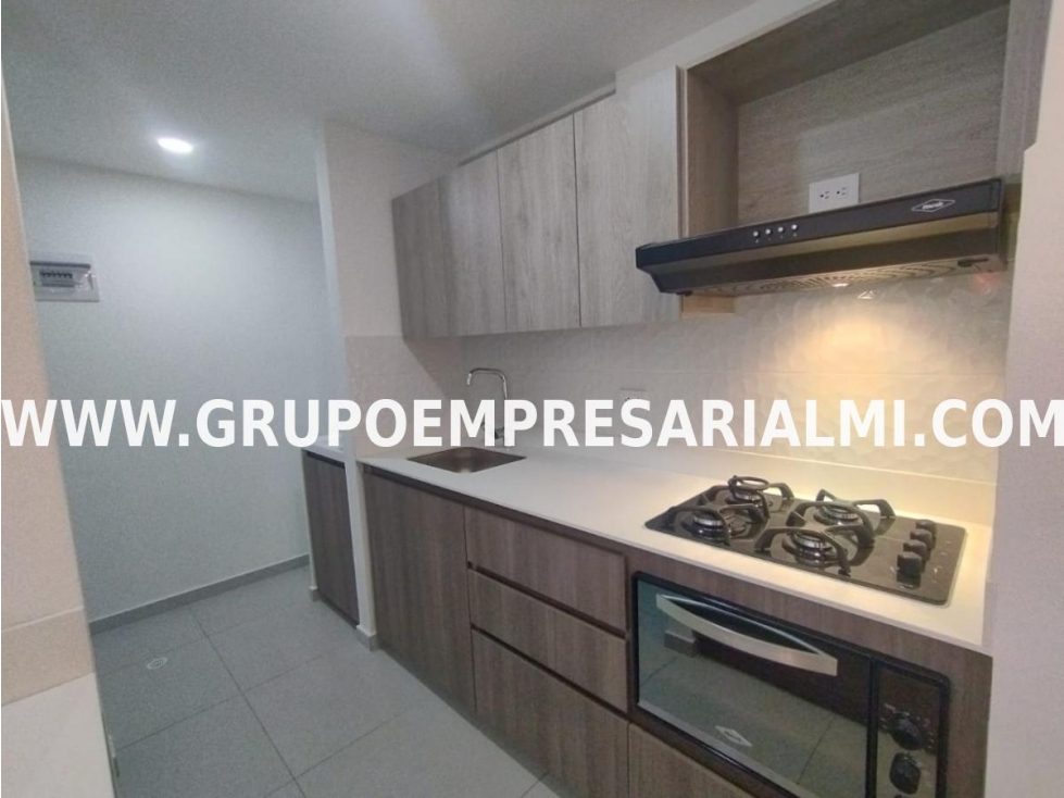 HERMOSO APARTAMENTO EN ARRIENDO - SECTOR SAN DIEGO COD: 30615 — foto 2