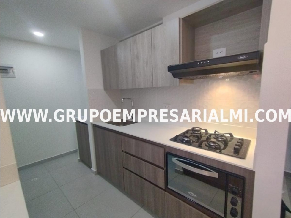 HERMOSO APARTAMENTO EN ARRIENDO - SECTOR SAN DIEGO COD: 30615 — foto 3