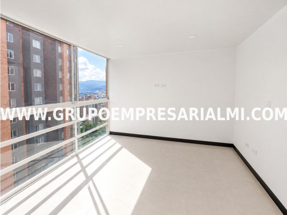HERMOSO APARTAMENTO EN ARRIENDO- SECTOR MARÍA AUXILIADORA COD: 33978 — foto 2