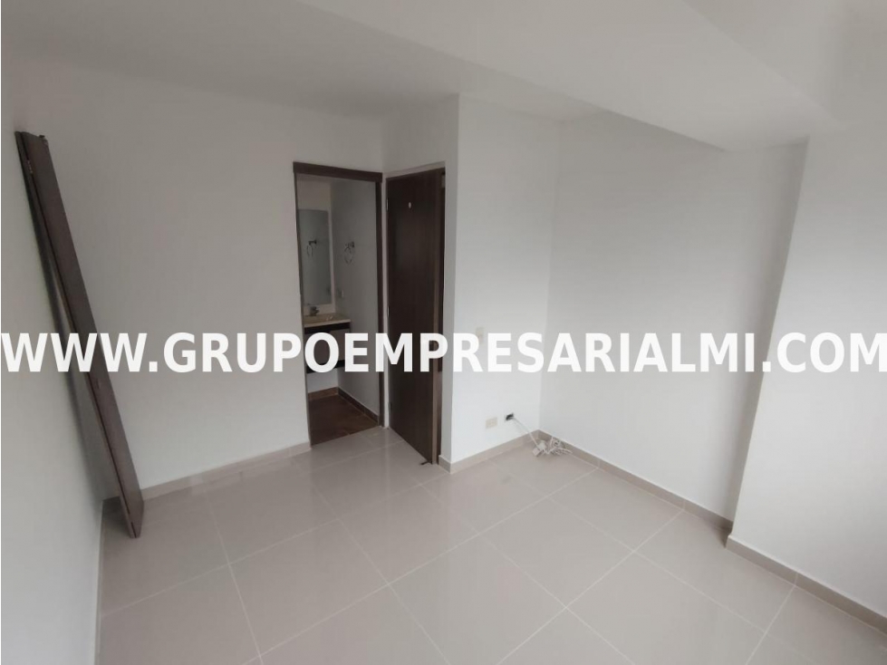 HERMOSO APARTAMENTO EN ARRIENDO - SECTOR LOMA DEL BARRO COD: 34182 — foto 6