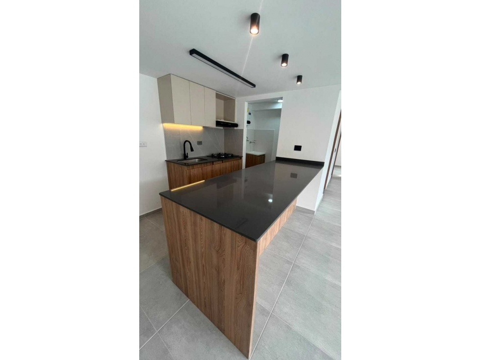 HERMOSO APARTAMENTO EN BELLO BARRIO EL TRAPICHE — foto 5