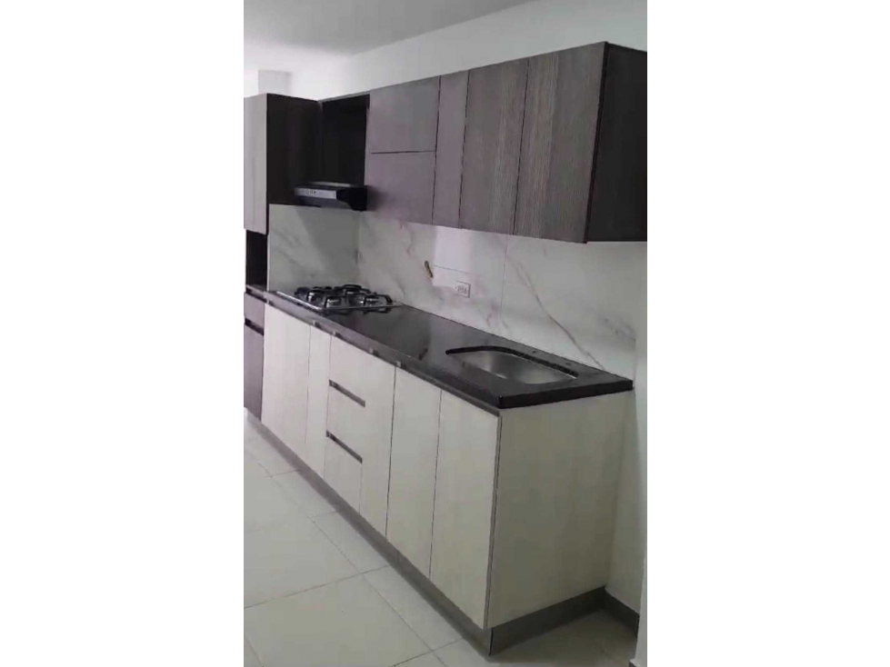 SE VENDE HERMOSO APARTAMENTO EN CASTILLA PARTE BAJA